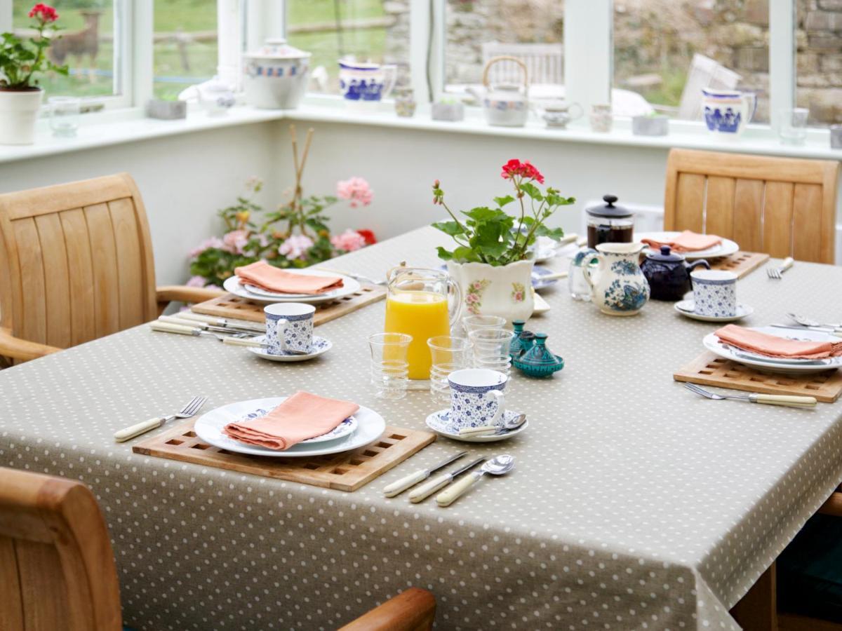 Higher Tresmorn Farm Bed & Breakfast Crackington Haven Dış mekan fotoğraf